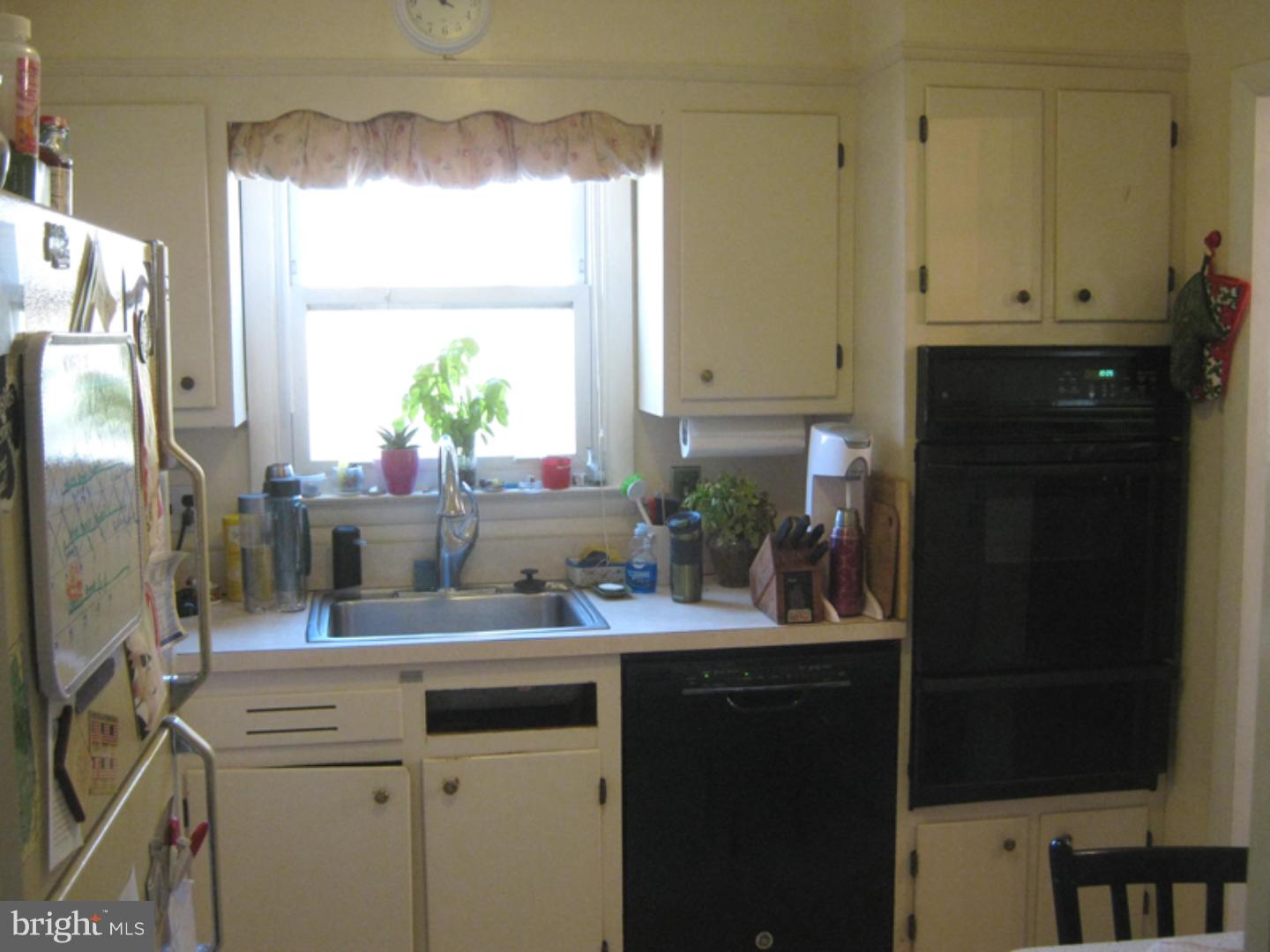 112 Bartholomew Road Berwyn, PA 19312 - Photo 7 of 8 Kitchen
