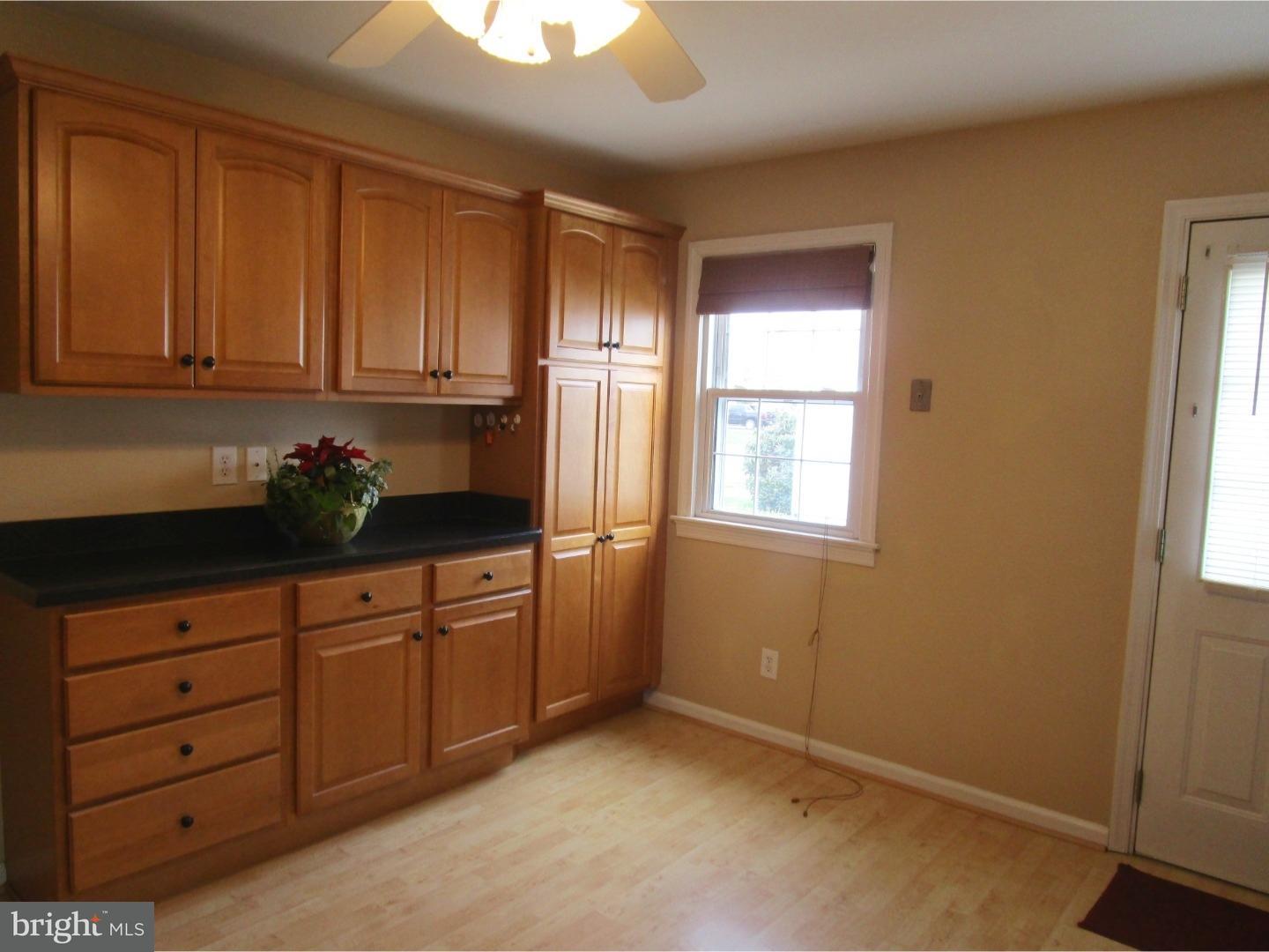 11 Harvard Road Pennsville, NJ 08070 - Photo 7 of 22 Kitchen