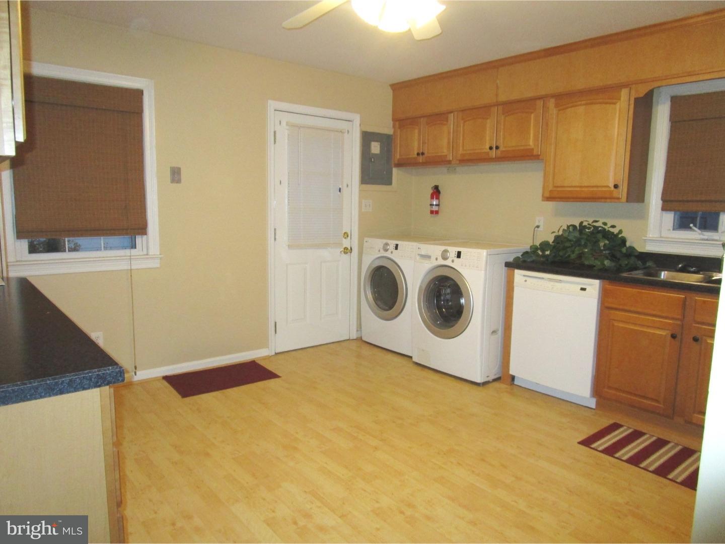 11 Harvard Road Pennsville, NJ 08070 - Photo 9 of 22 Kitchen