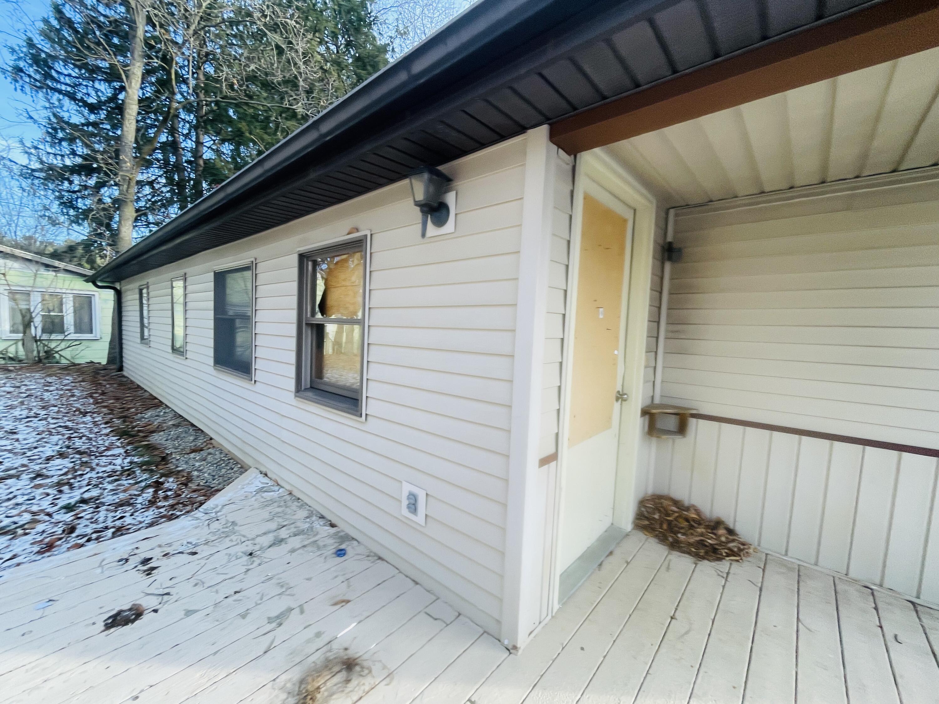 242 Kenneth Street Jackson, MI 49203 - Photo 14 of 19 IMG_3493