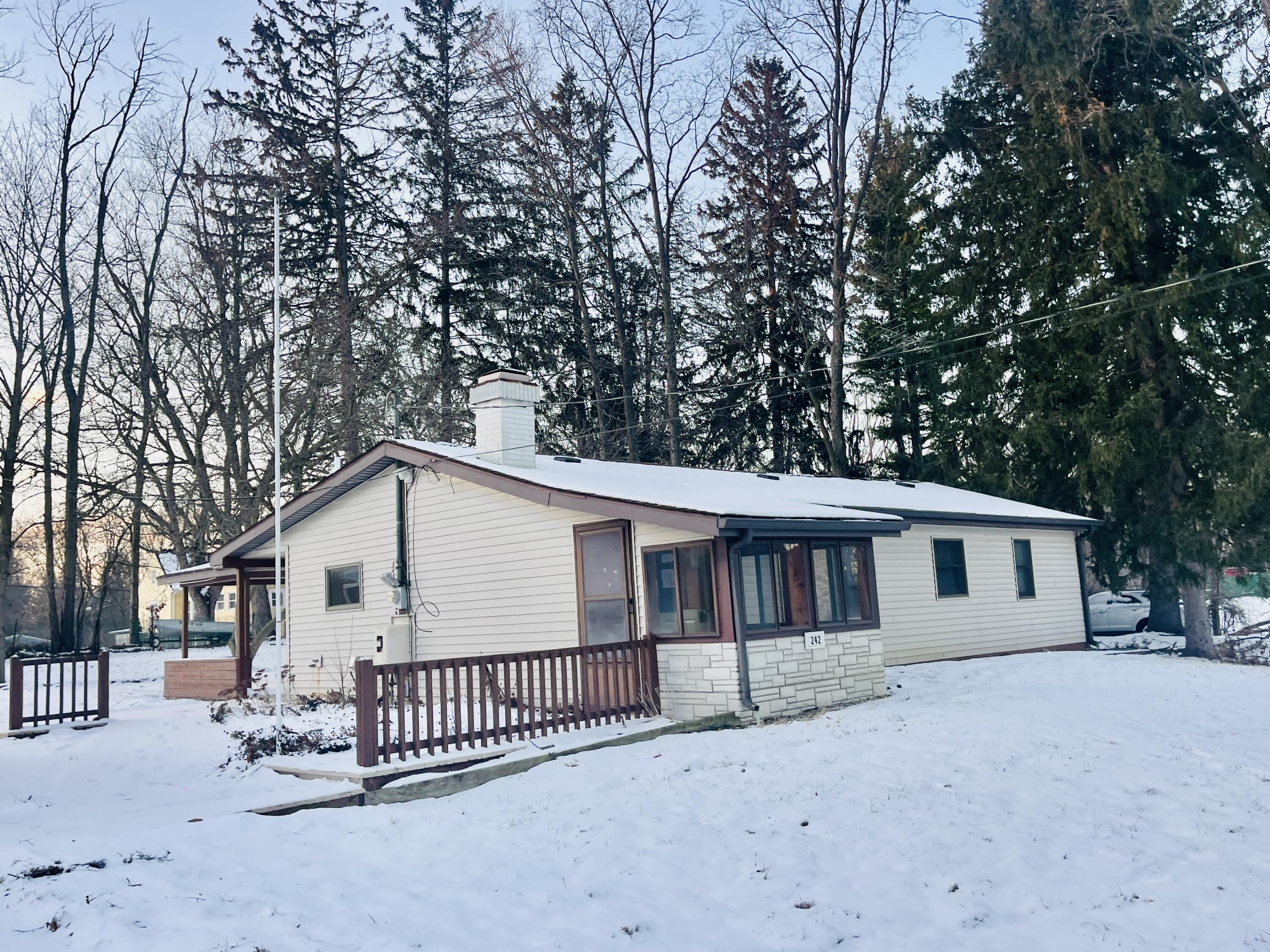 242 Kenneth Street Jackson, MI 49203 - Photo 17 of 19 IMG_4242 2