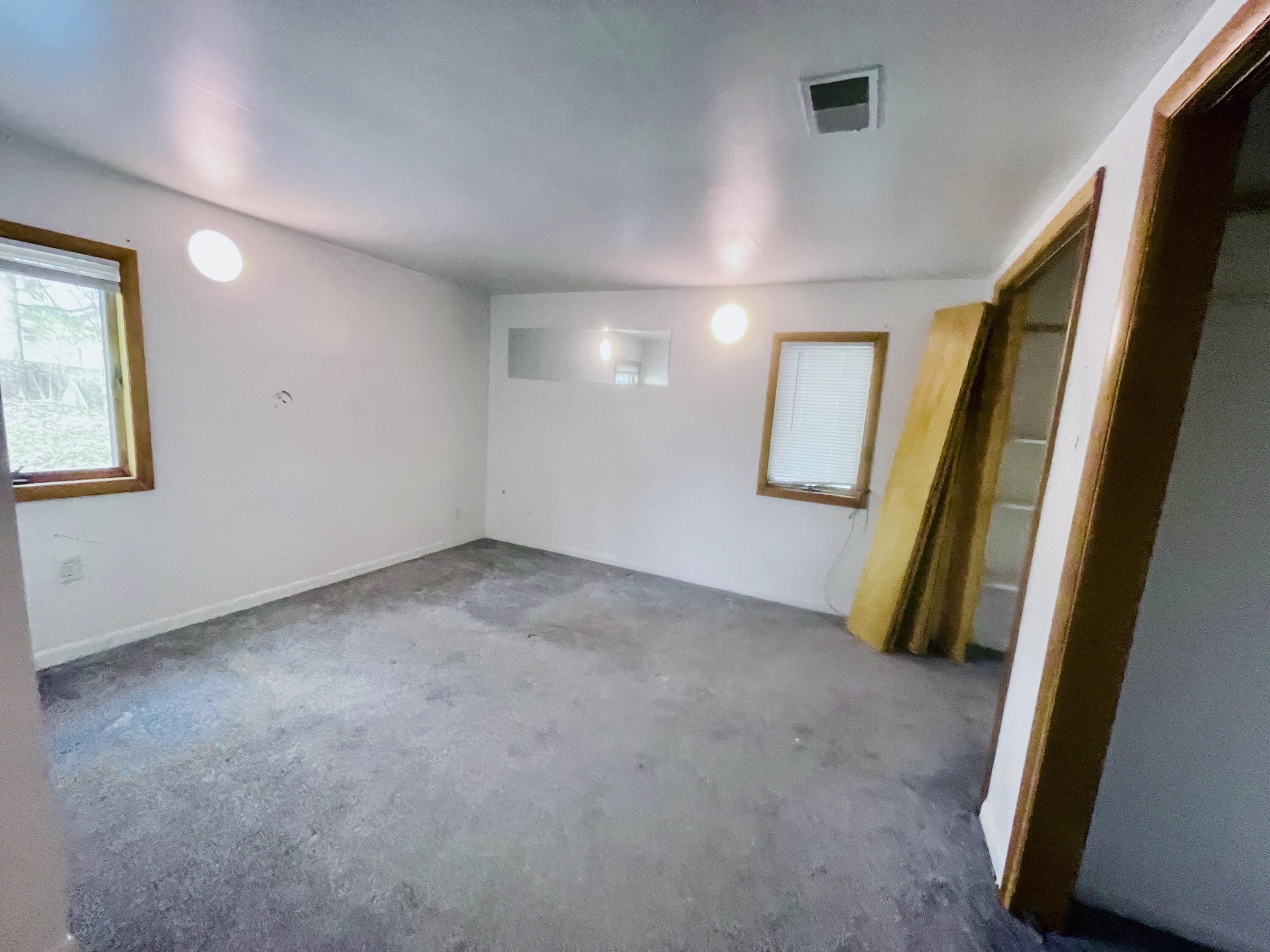 242 Kenneth Street Jackson, MI 49203 - Photo 8 of 19 IMG_3427 2