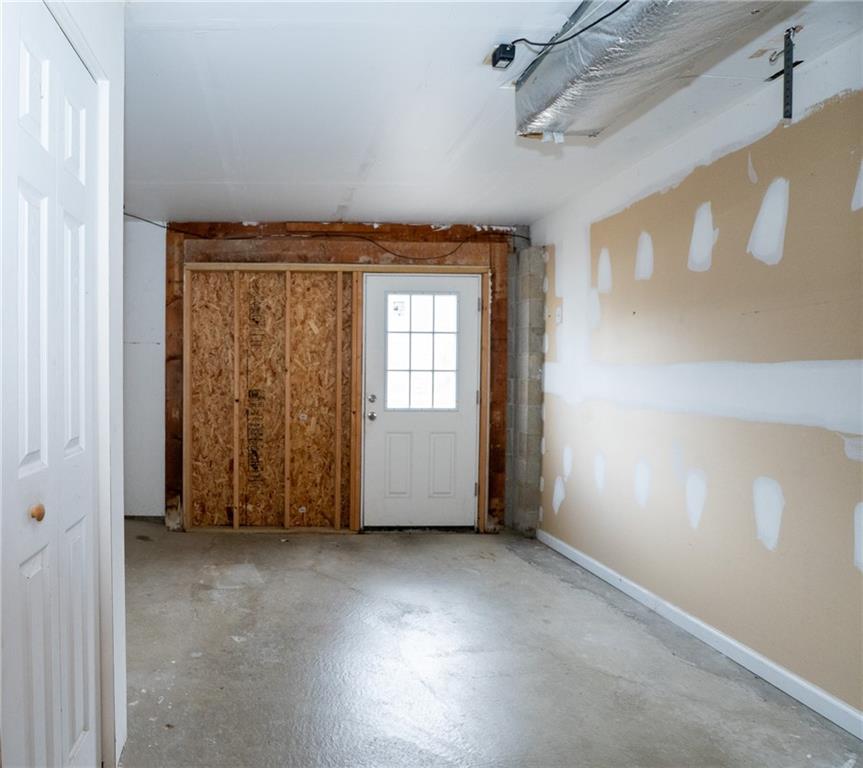 7324 Green Meadow Drive Imperial, PA 15126 - Photo 34 of 43 an empty room with windows