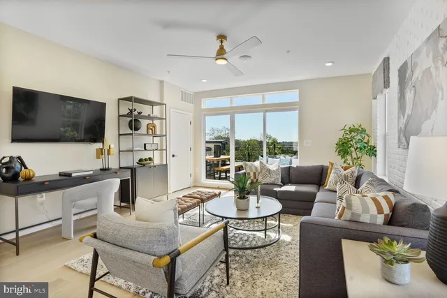 $874,470 | 42104 Hazel Grv Terrace, Ashburn, VA 20148