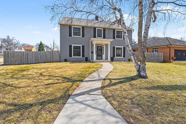 $275,000 | 301 3rd Avenue Southeast, Pipestone, MN 56164