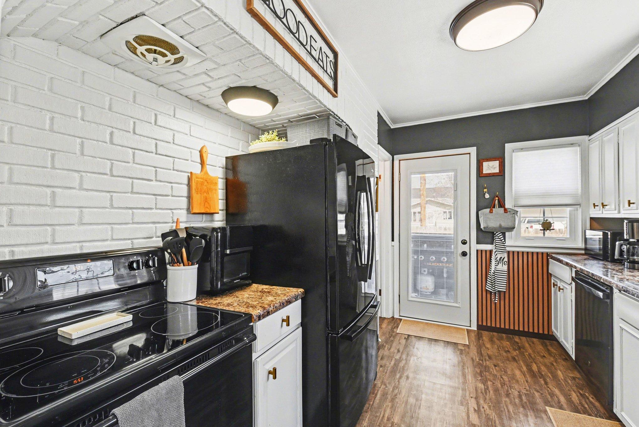 301 3rd Avenue Southeast Pipestone, MN 56164 - Photo 12 of 37