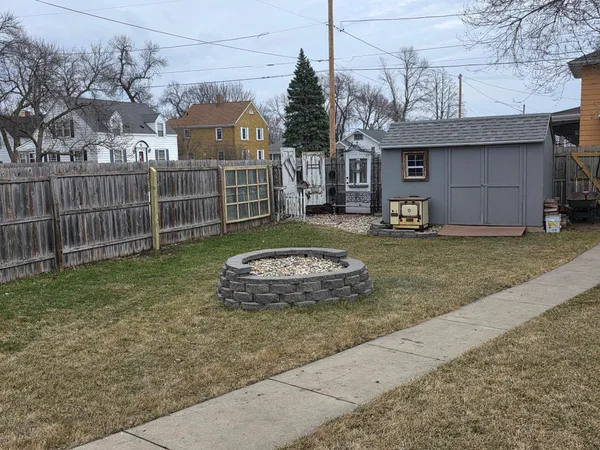$275,000 | 301 3rd Avenue Southeast, Pipestone, MN 56164