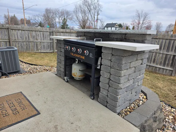 $275,000 | 301 3rd Avenue Southeast, Pipestone, MN 56164