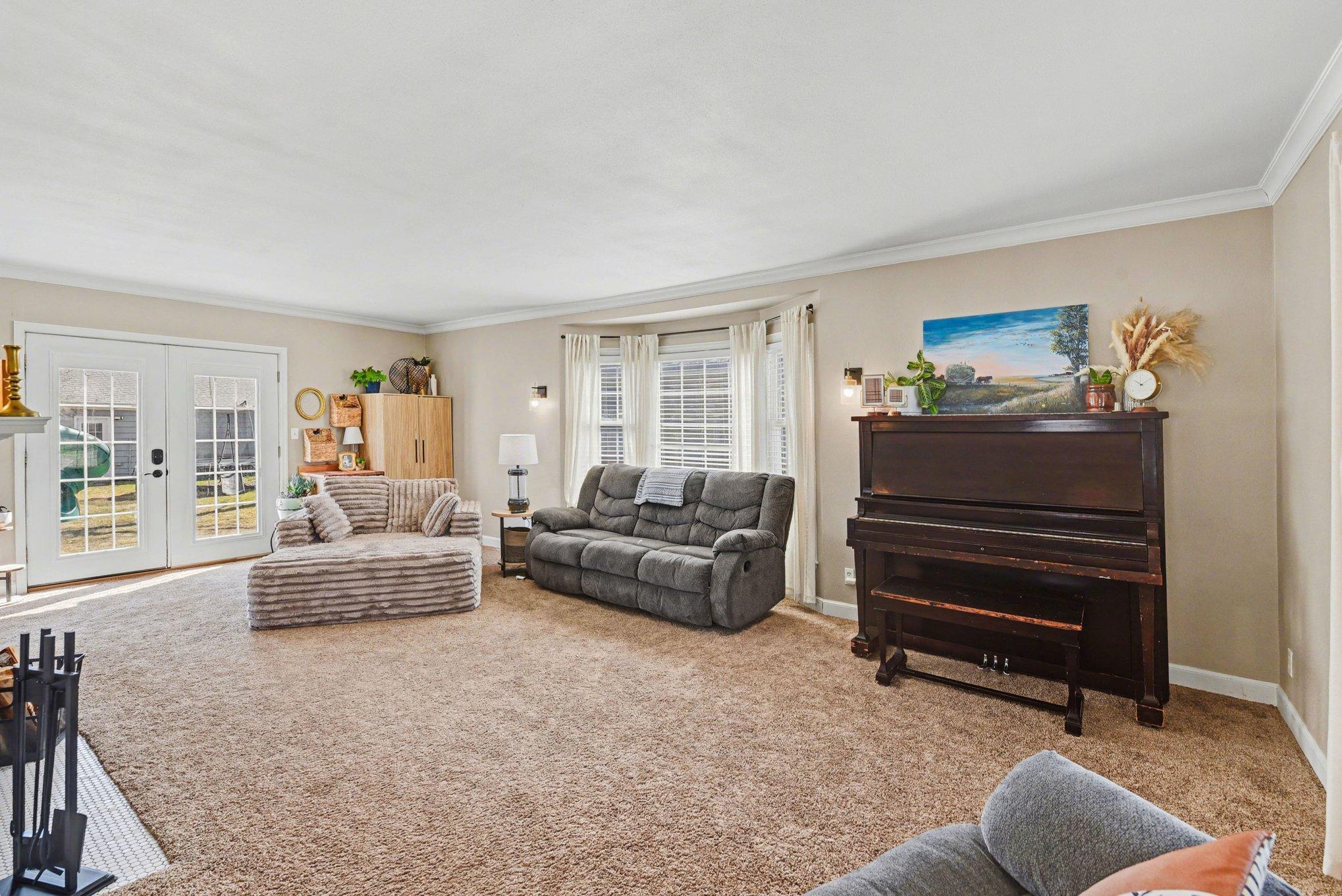 301 3rd Avenue Southeast Pipestone, MN 56164 - Photo 4 of 37