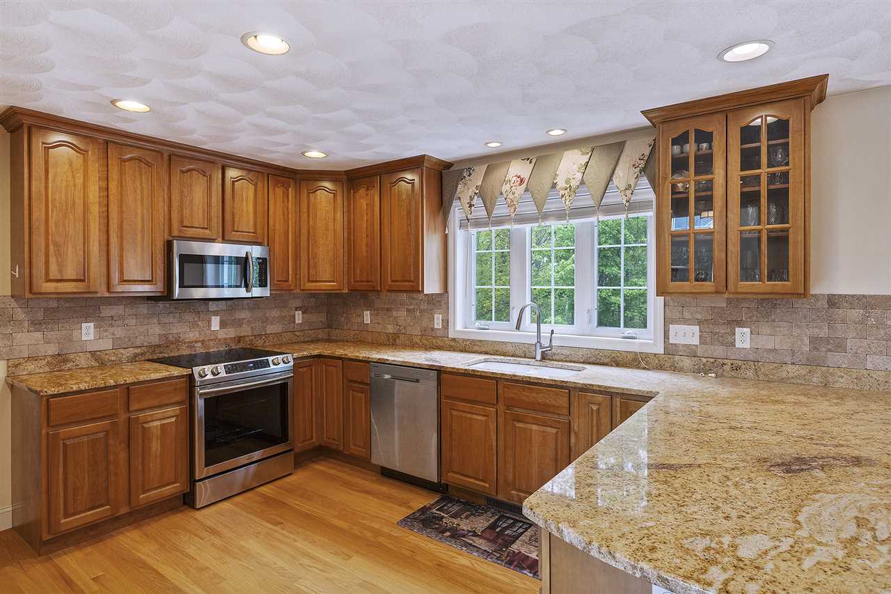 28 Grandview Road Windham, NH 03087 - Photo 8 of 40