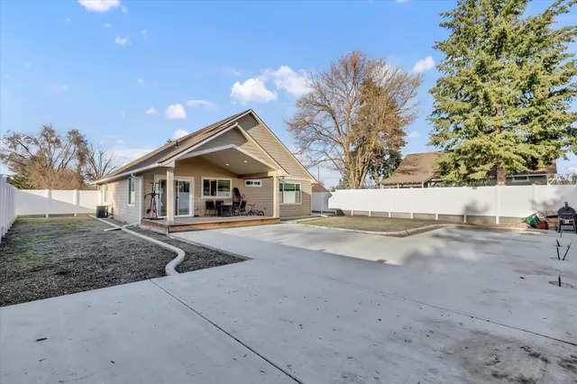 $446,700 | 11412 East 6th Avenue, Spokane Valley, WA 99206
