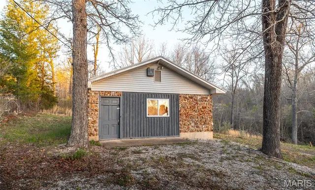 $185,000 | 382 State Hwy V, Steelville, MO 65566