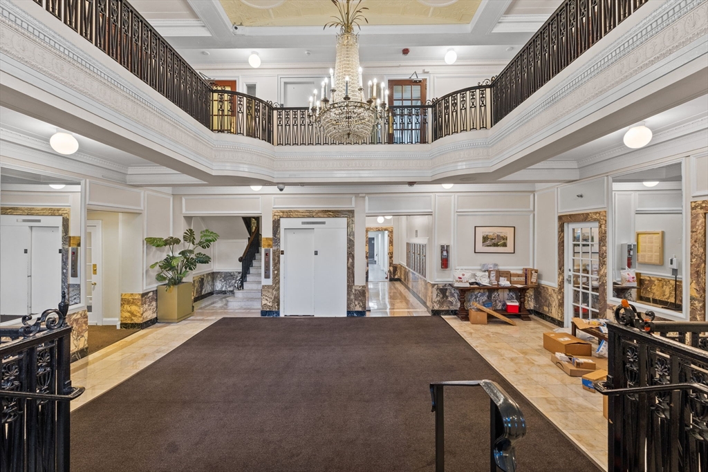 466 Commonwealth Avenue, Unit 305 Boston, MA 02215 - Photo 2 of 13