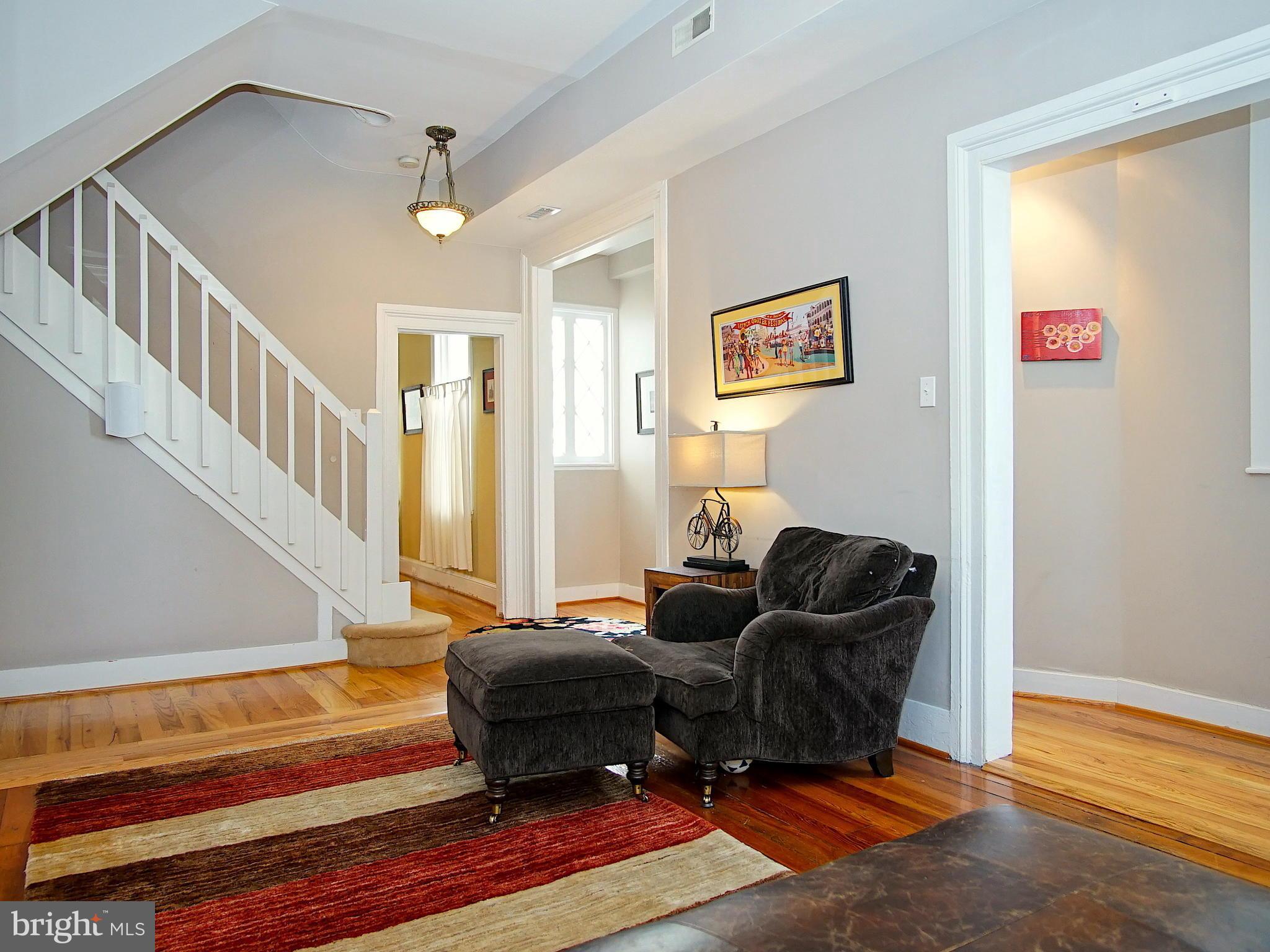 3736 Roland Avenue Baltimore, MD 21211 - Photo 7 of 30 Living Room
