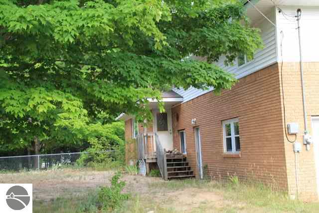 10880 Thiel Road Traverse City, MI 49685 - Photo 3 of 17 1737935-2.JPG
