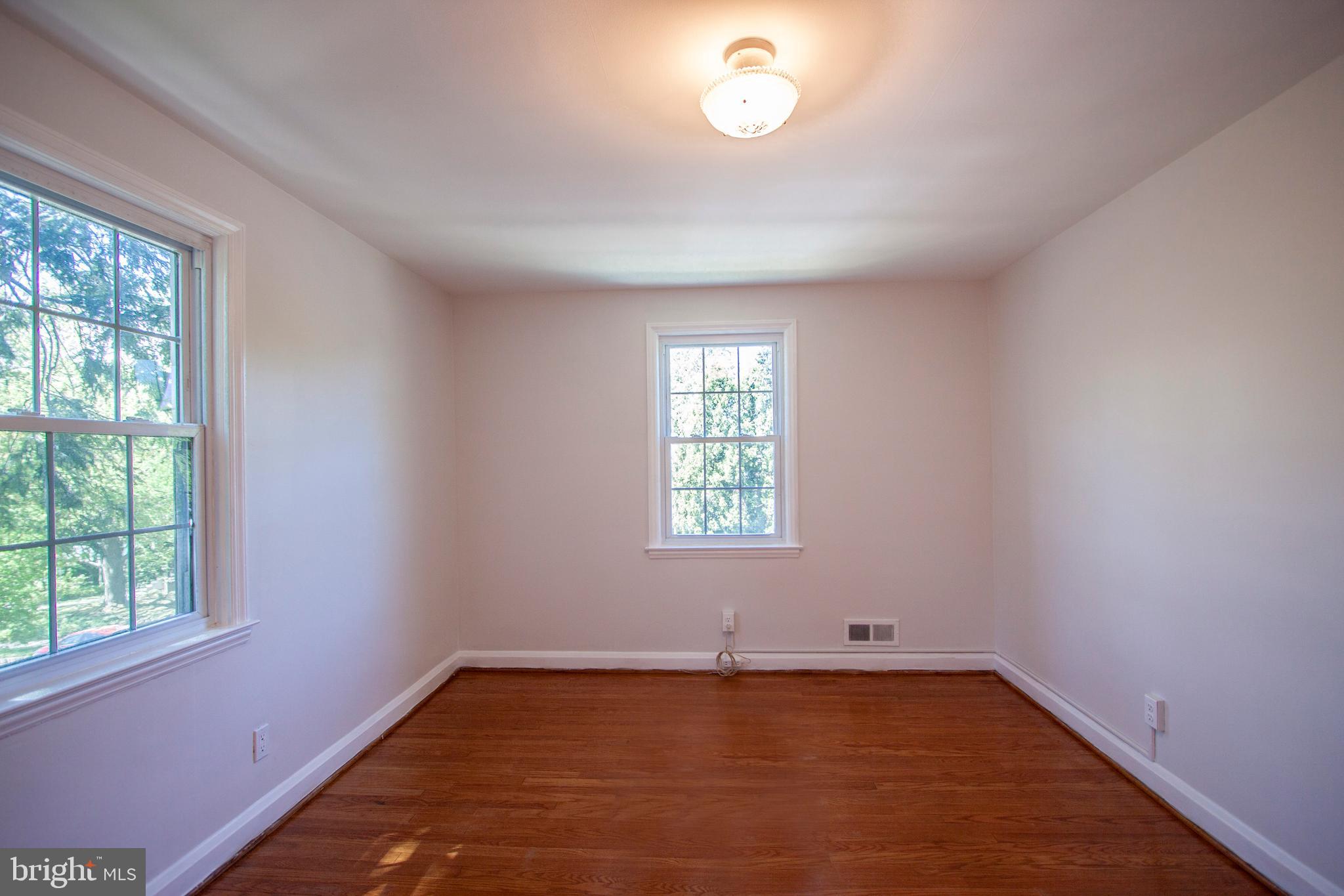 7225 Lanark Road Baltimore, MD 21212 - Photo 22 of 60 Bedroom #1 - Wood floors throughout