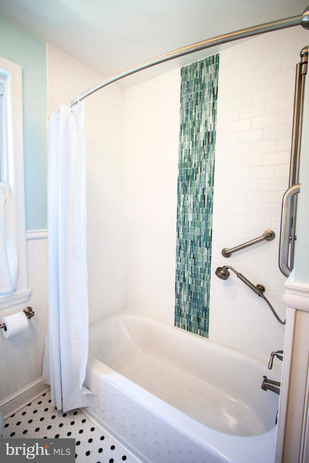 7225 Lanark Road Baltimore, MD 21212 - Photo 41 of 60 Main Bath