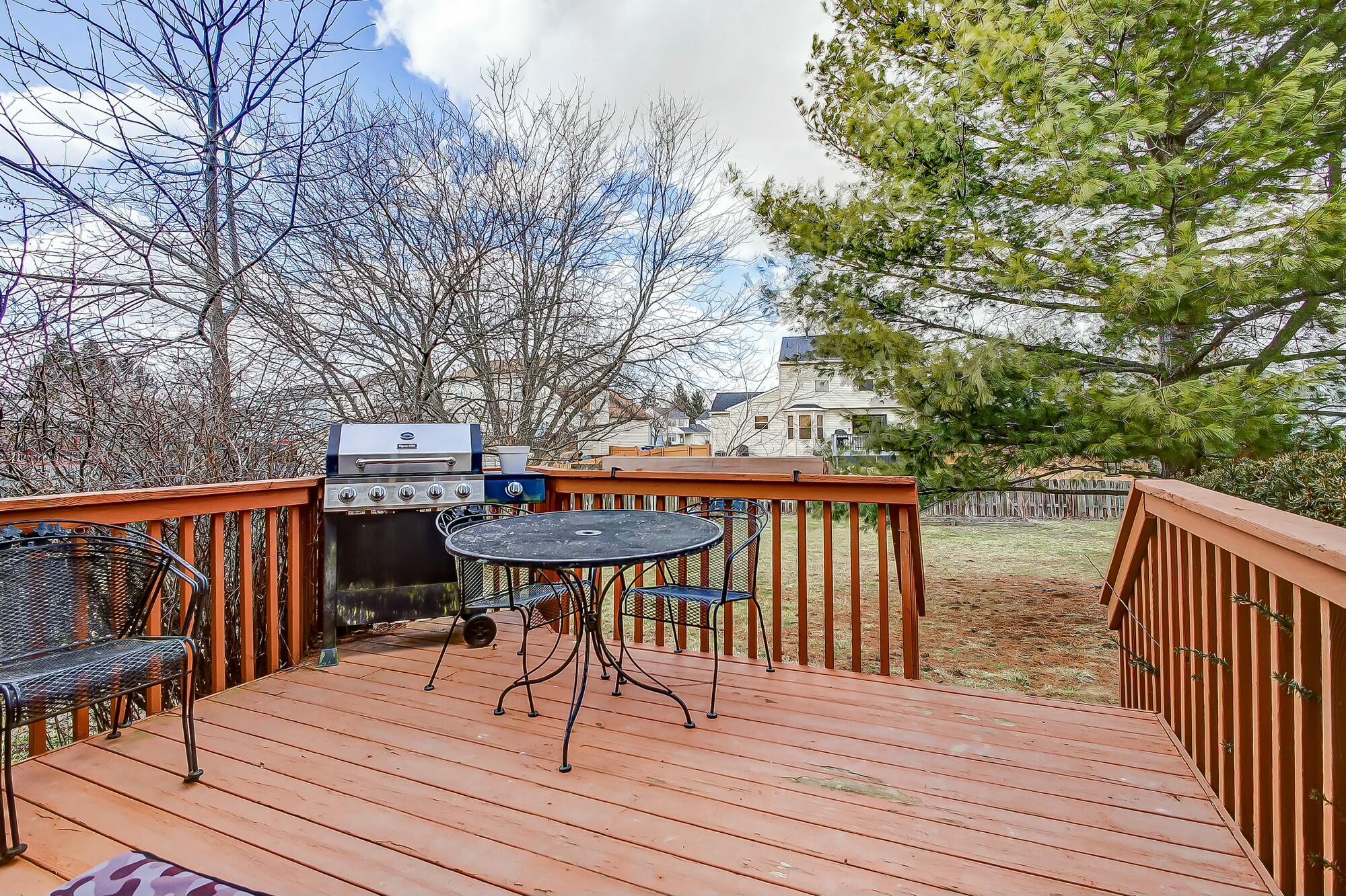 3093 Briar Ridge Road Columbus, OH 43232 - Photo 30 of 32 deck