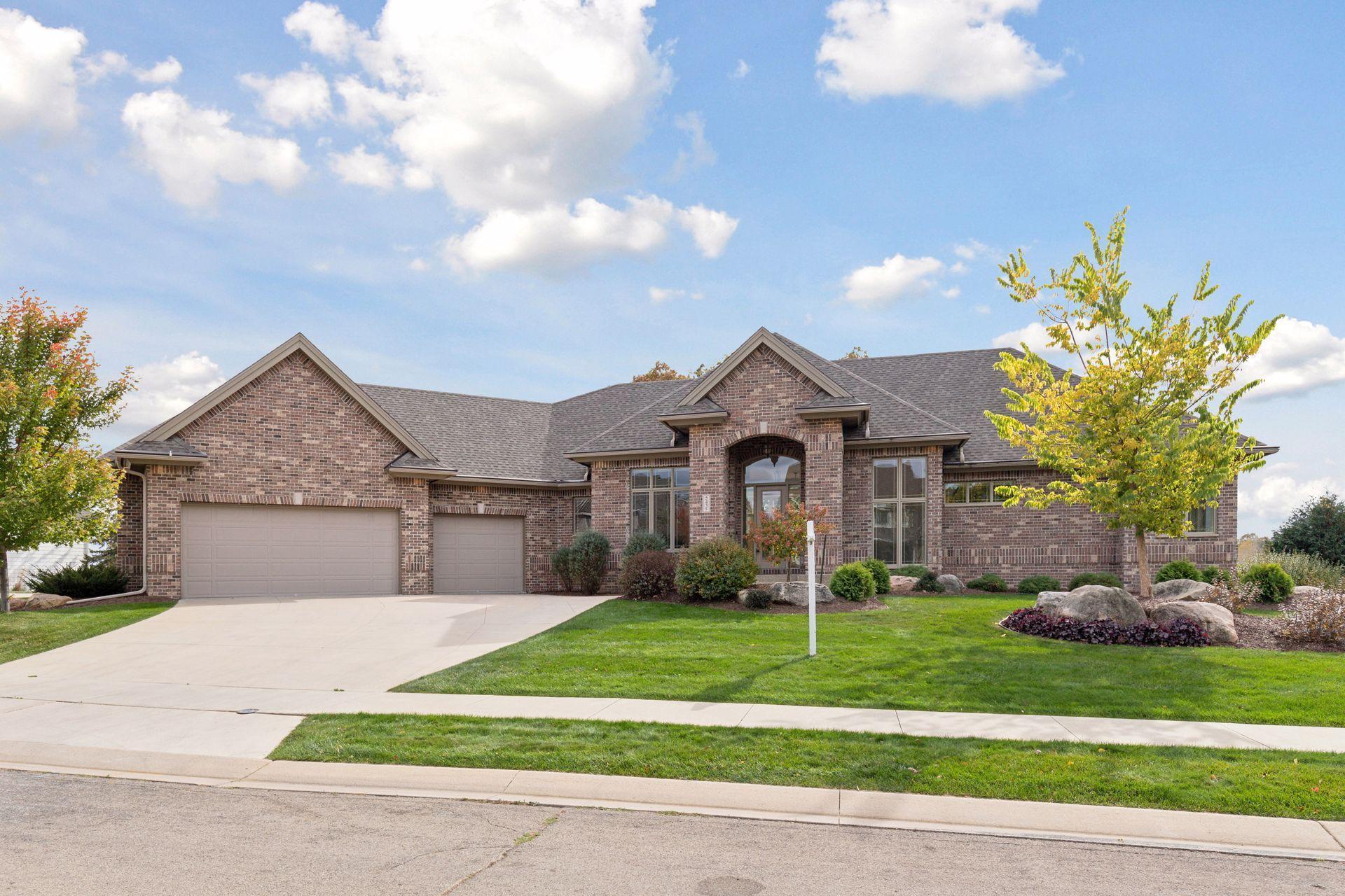 5435 Scenic View Drive Southwest Rochester, MN 55902 - Photo 3 of 92