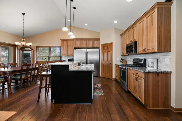 $450,000 | 6011 Park View Drive, Bourbonnais, IL 60914