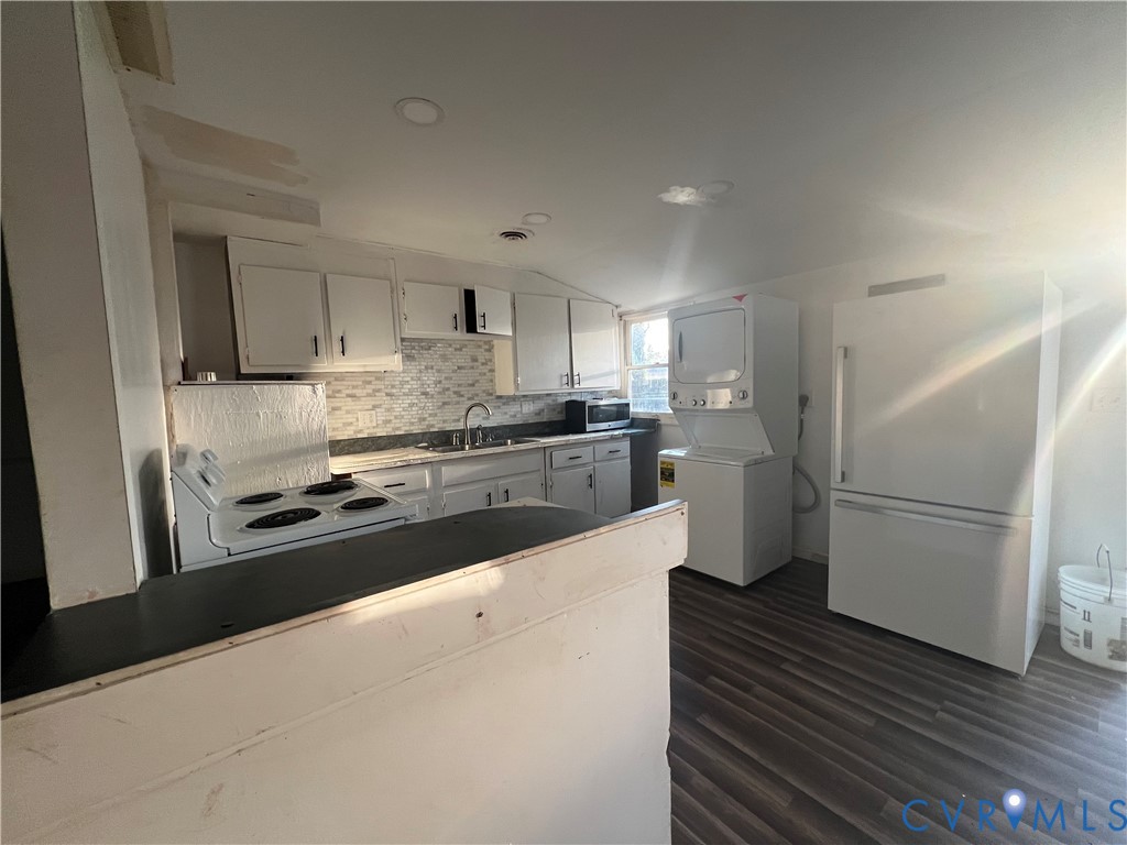 1406 Bramwell Road Richmond, VA 23225 - Photo 2 of 9