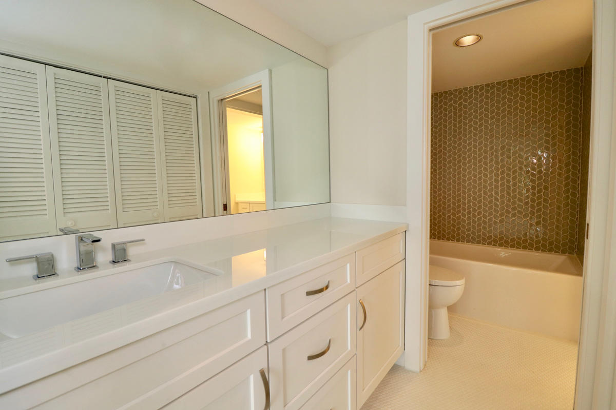 106 Sunfish Lane Jupiter, FL 33477 - Photo 19 of 43 Guest Bath