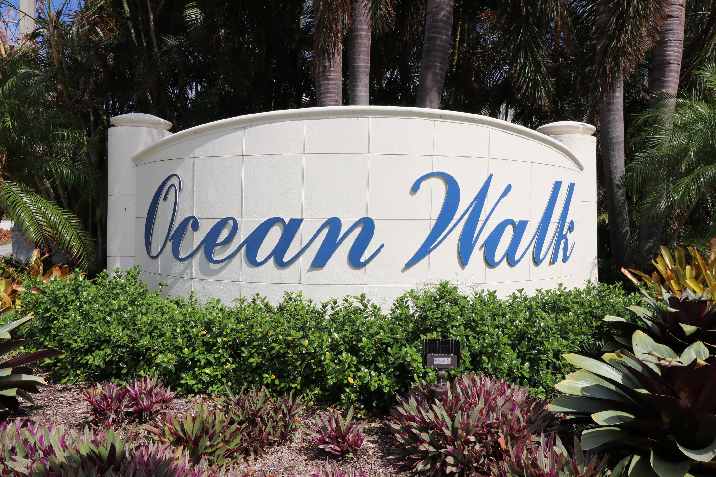 106 Sunfish Lane Jupiter, FL 33477 - Photo 2 of 43 Community