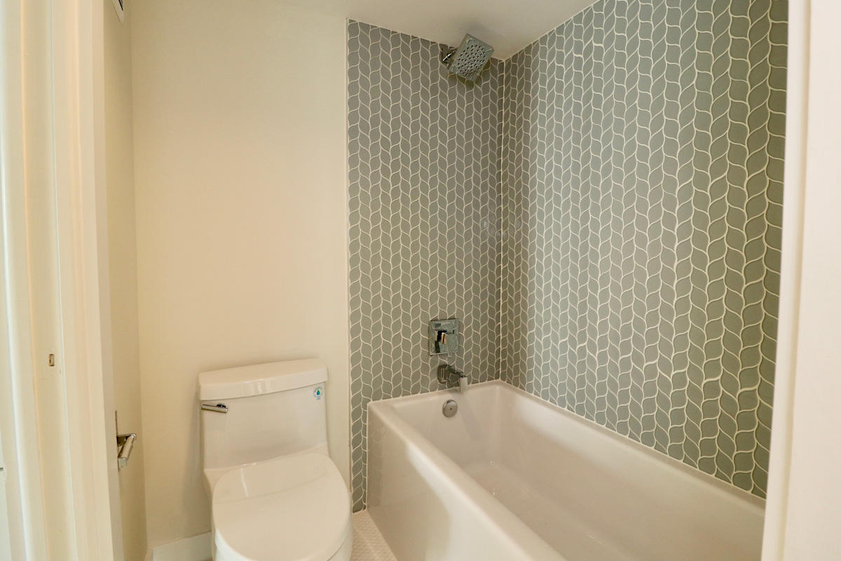 106 Sunfish Lane Jupiter, FL 33477 - Photo 21 of 43 Guest Bath