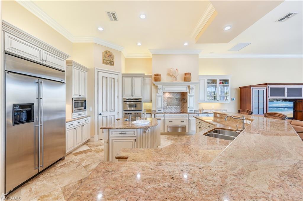 339 Devils Bight Naples, FL 34103 - Photo 4 of 12