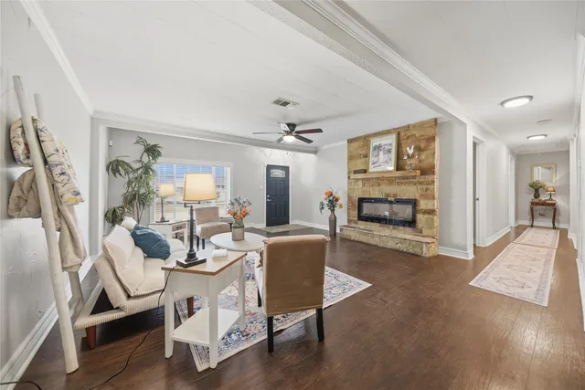 $345,000 | 1702 Rampart Street, Columbus, TX 78934