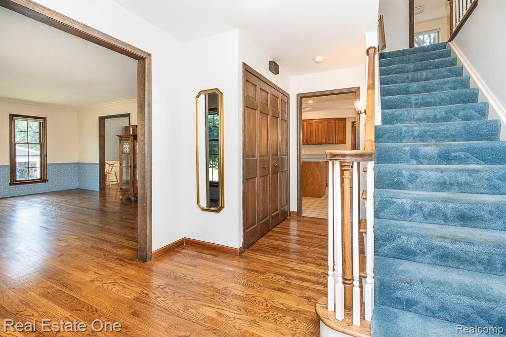 2633 New England Drive Rochester, MI 48309 - Photo 7 of 57 2633 New England_MLS-002.jpg
