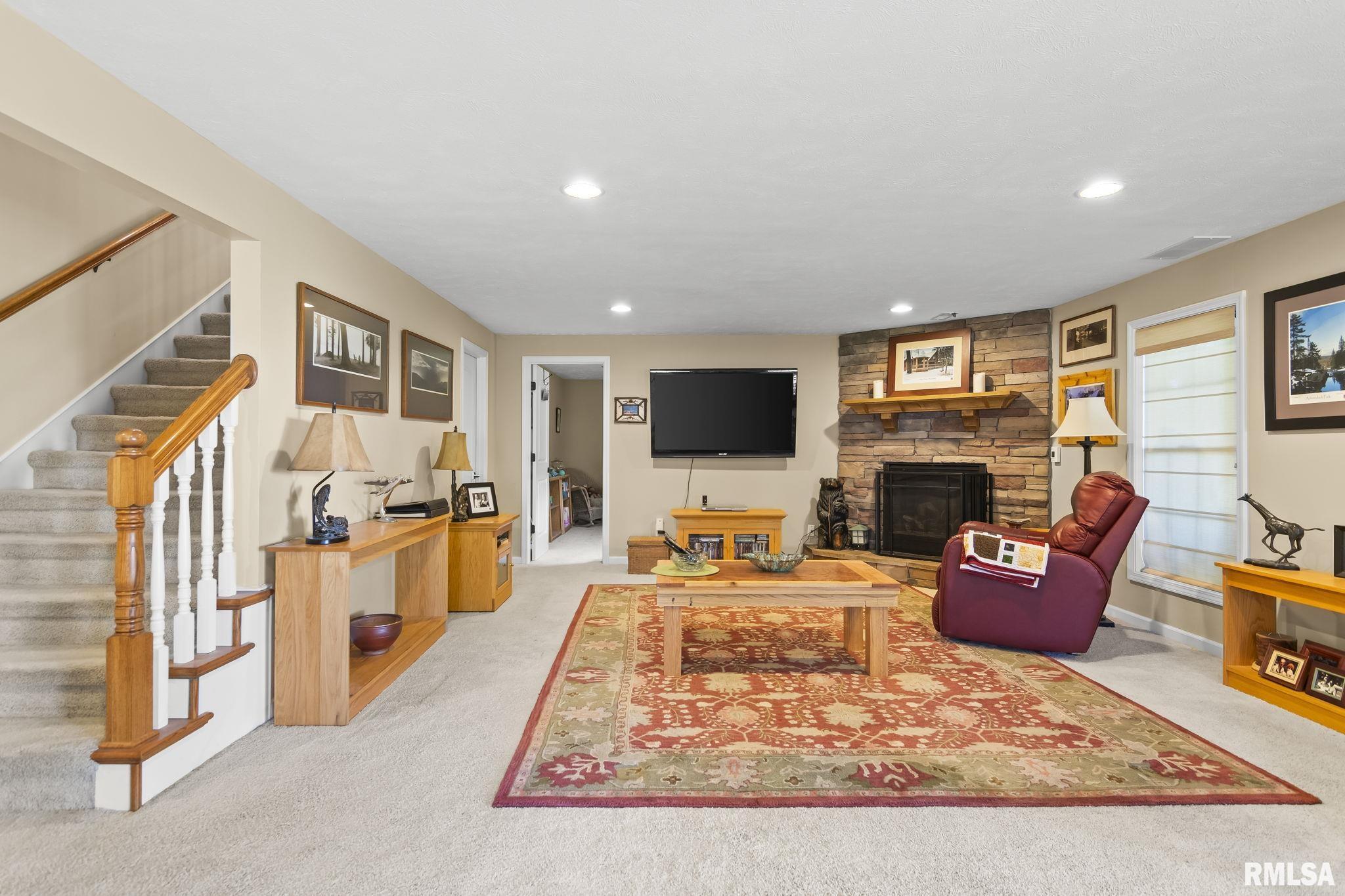 1621 Hoechester Road Springfield, IL 62712 - Photo 27 of 44