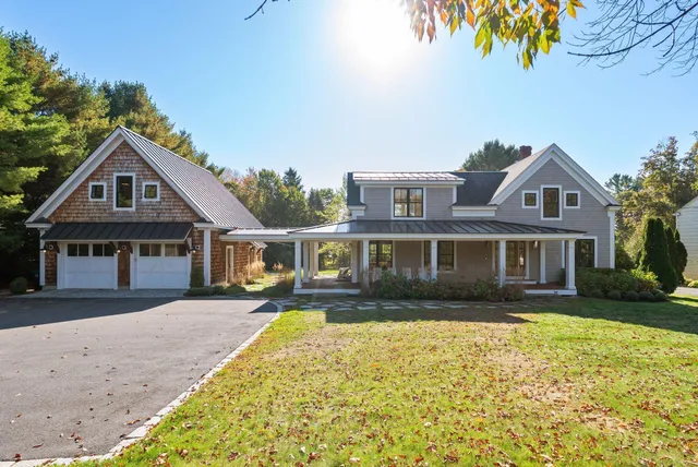 $1,895,000 | 263 Foreside Road, Falmouth, ME 04105