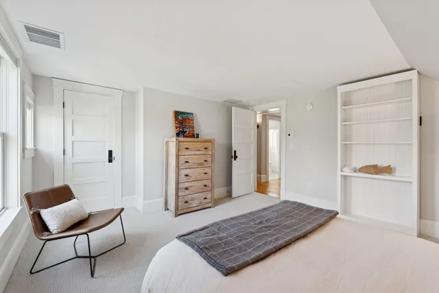 $1,895,000 | 263 Foreside Road, Falmouth, ME 04105