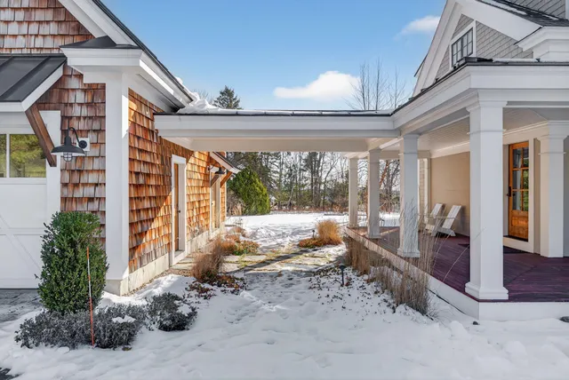 $1,895,000 | 263 Foreside Road, Falmouth, ME 04105