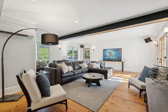 $1,895,000 | 263 Foreside Road, Falmouth, ME 04105