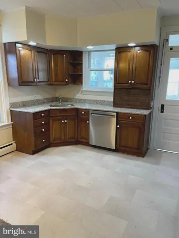 $1,950 | 27 West High Street, Hummelstown, PA 17036