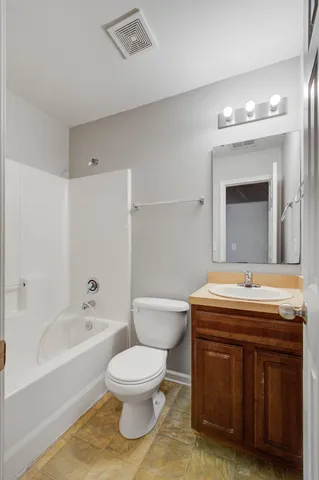 $1,995 | 306 Huntington Court, Hanahan, SC 29410