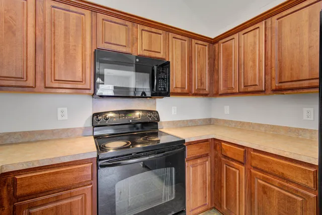 $1,995 | 306 Huntington Court, Hanahan, SC 29410