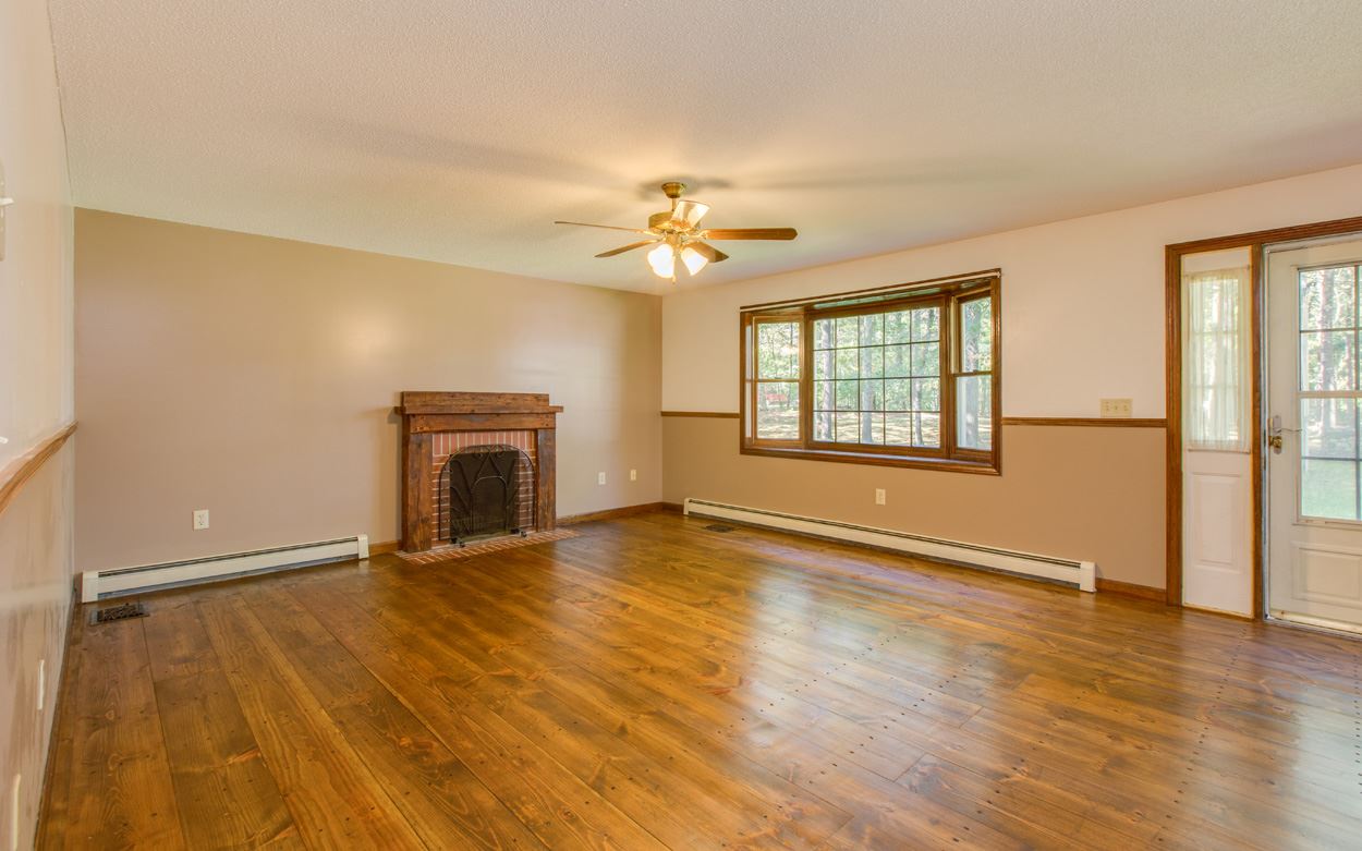 17 Plower Road Pelham, NH 03076 - Photo 14 of 31 Gallery Image 14