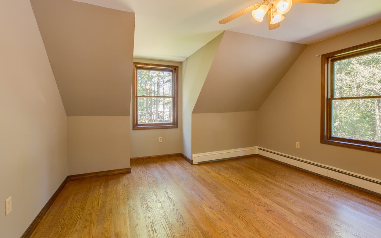 17 Plower Road Pelham, NH 03076 - Photo 21 of 31 Gallery Image 21