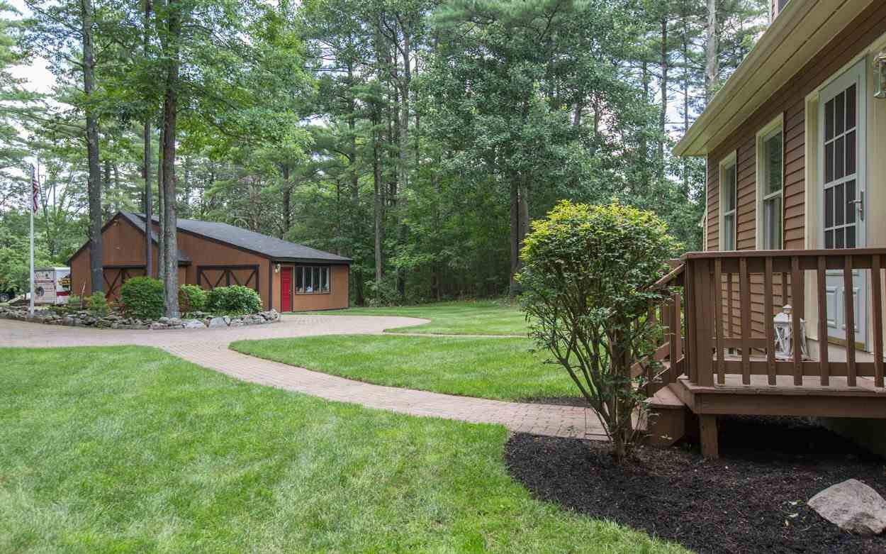 17 Plower Road Pelham, NH 03076 - Photo 4 of 31 Gallery Image 4