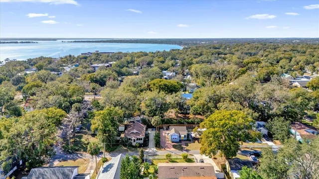 $2,250 | 805 Hackett Court, Mount Dora, FL 32757