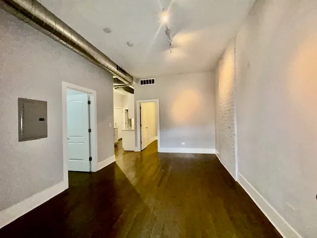 $1,700 | 1722 West 21st Street, Unit 2R, Chicago, IL 60608
