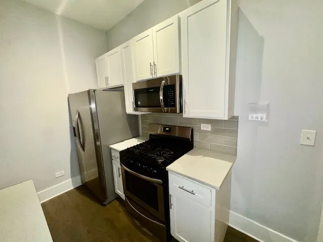 $1,700 | 1722 West 21st Street, Unit 2R, Chicago, IL 60608