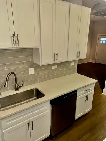 $1,700 | 1722 West 21st Street, Unit 2R, Chicago, IL 60608