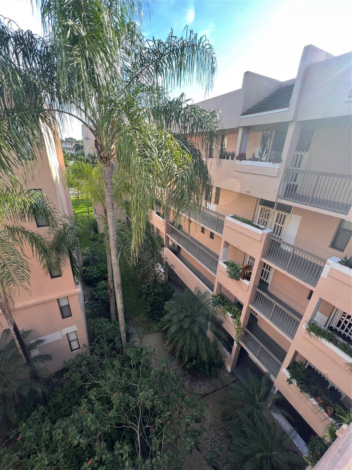 6800 Cypress Road, Unit 413 Plantation, FL 33317 - Photo 3 of 10 an aerial view of a house with a yard