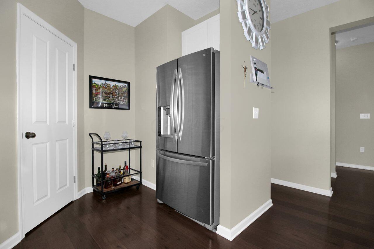 8008 Ravine Run Lane, Unit 8008 Columbus, OH 43235 - Photo 9 of 30 EE
