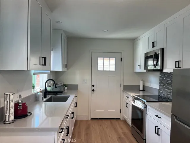 $2,690 | 3593 Thor Avenue, Los Alamitos, CA 90720