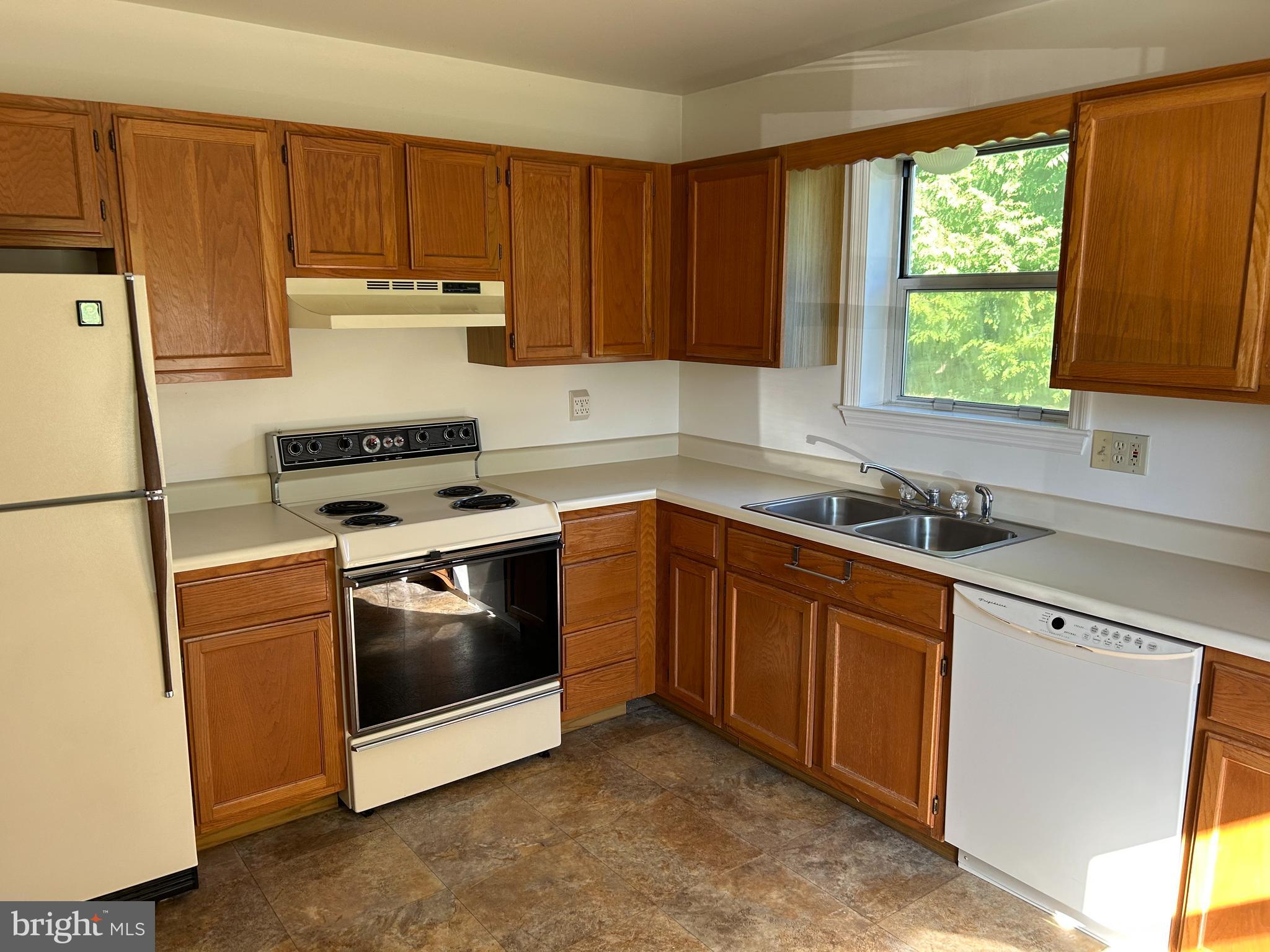 41 Winding Way Lititz, PA 17543 - Photo 8 of 12